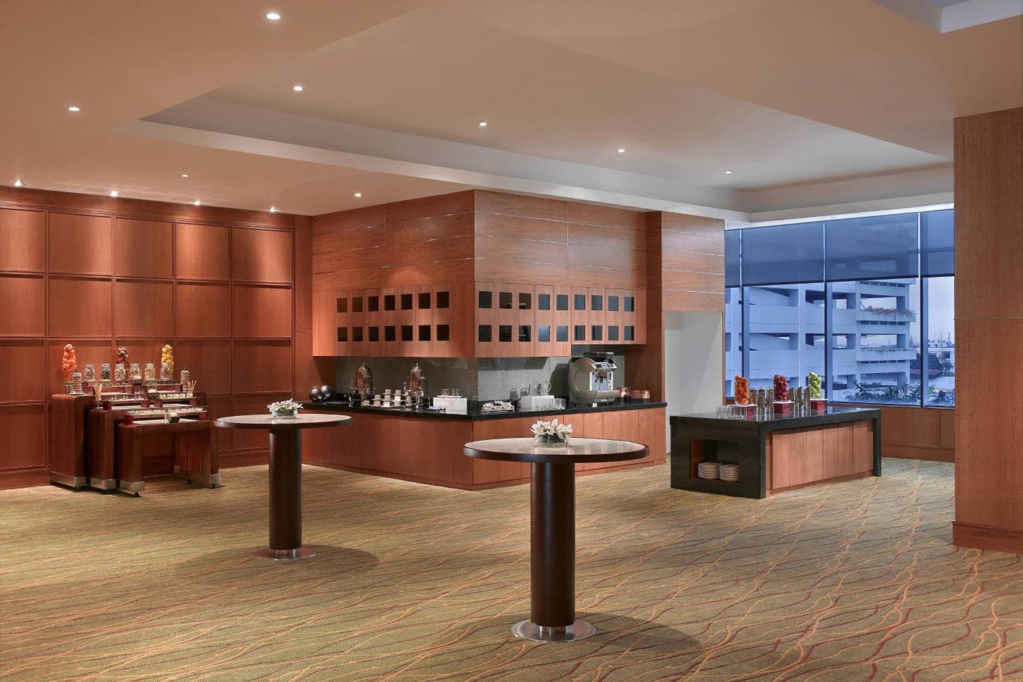 Jw Marriott Hotel Медан Ресторан фото